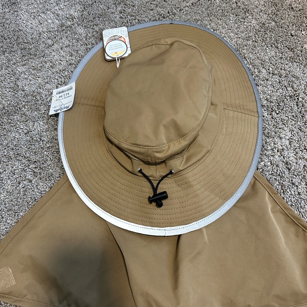 NWT C & C California Convertible Sun Hat with Silver Trim - Picture 4 of 6